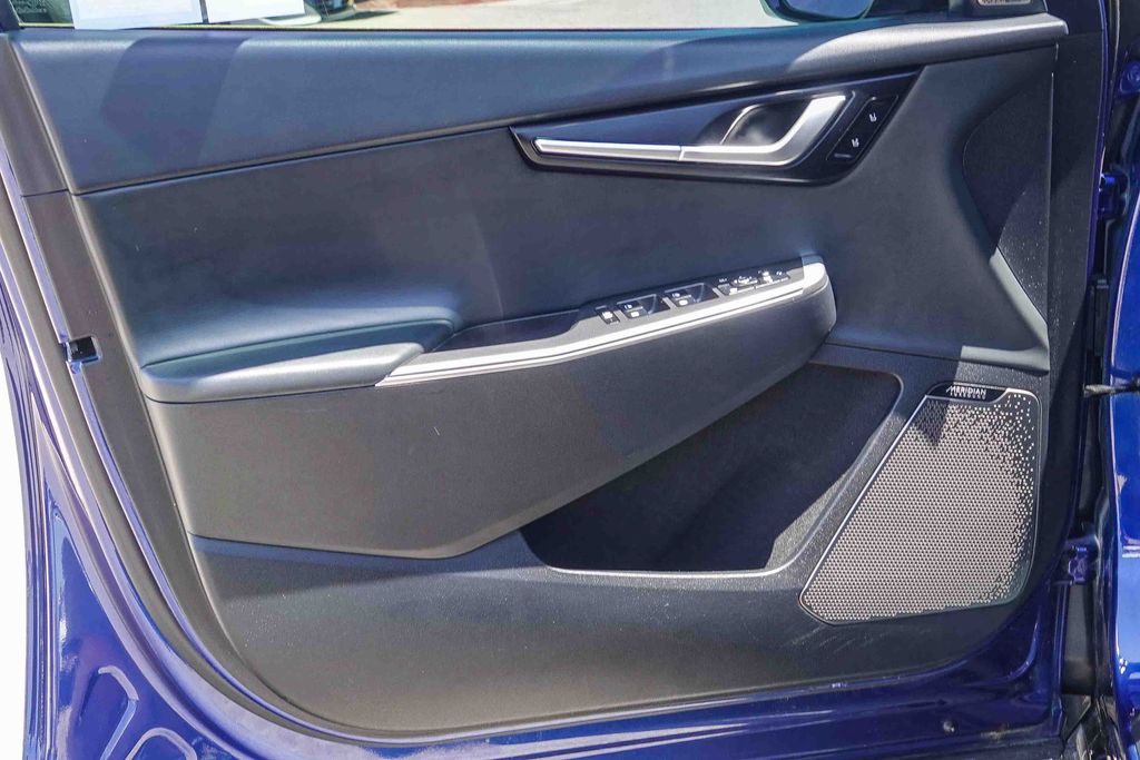 Thumbnail: 2023 Kia EV6 - 22