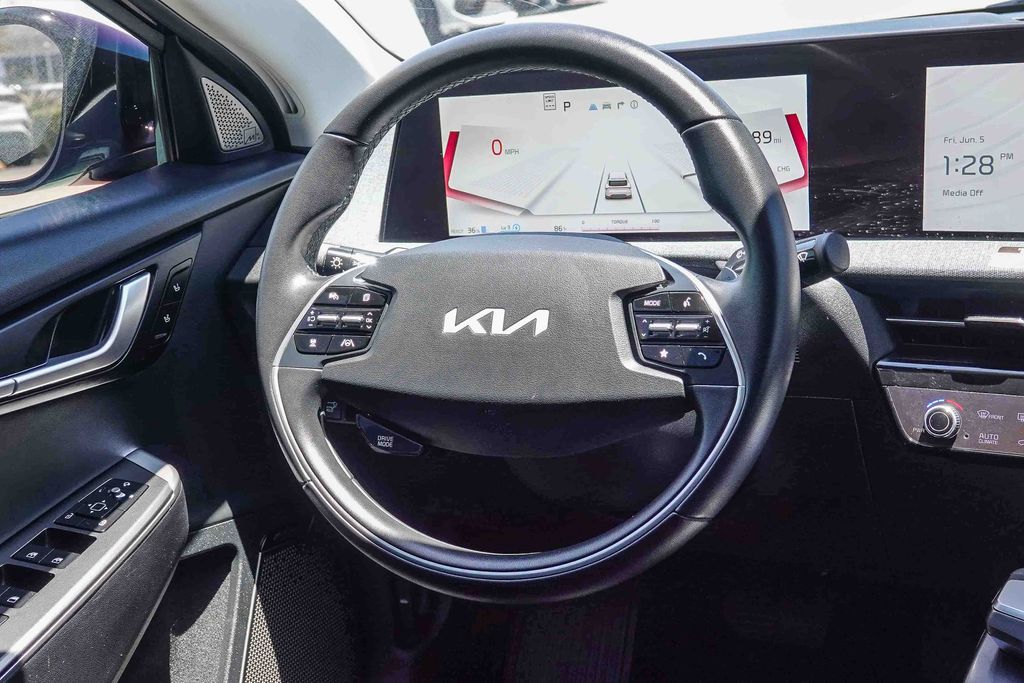 Thumbnail: 2023 Kia EV6 - 8