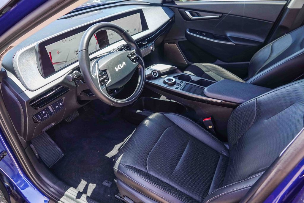Thumbnail: 2023 Kia EV6 - 10