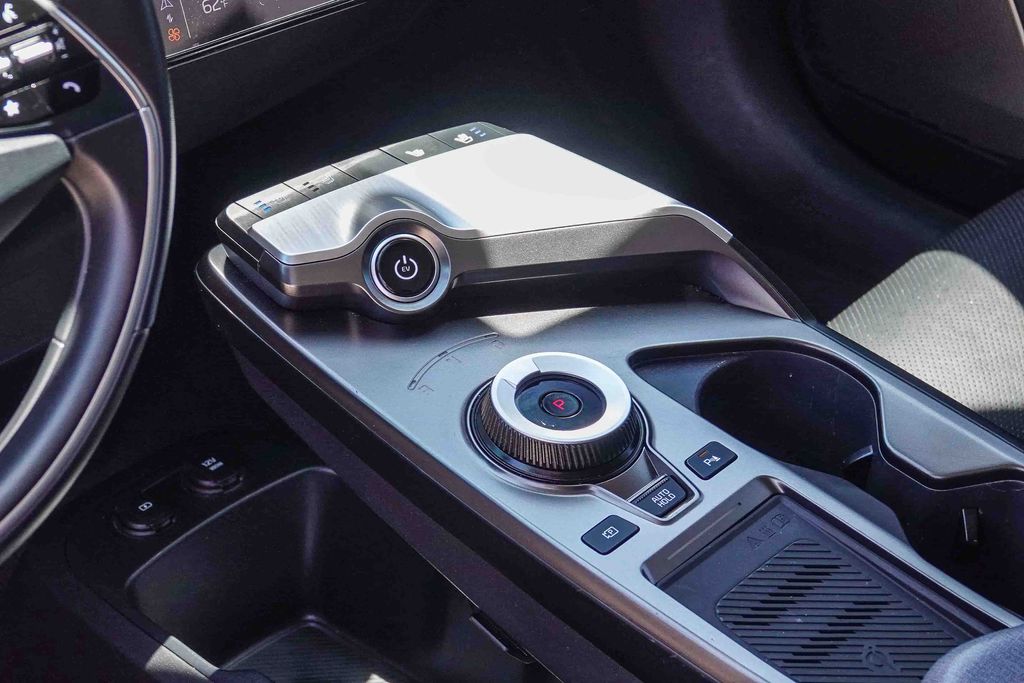 Thumbnail: 2023 Kia EV6 - 13