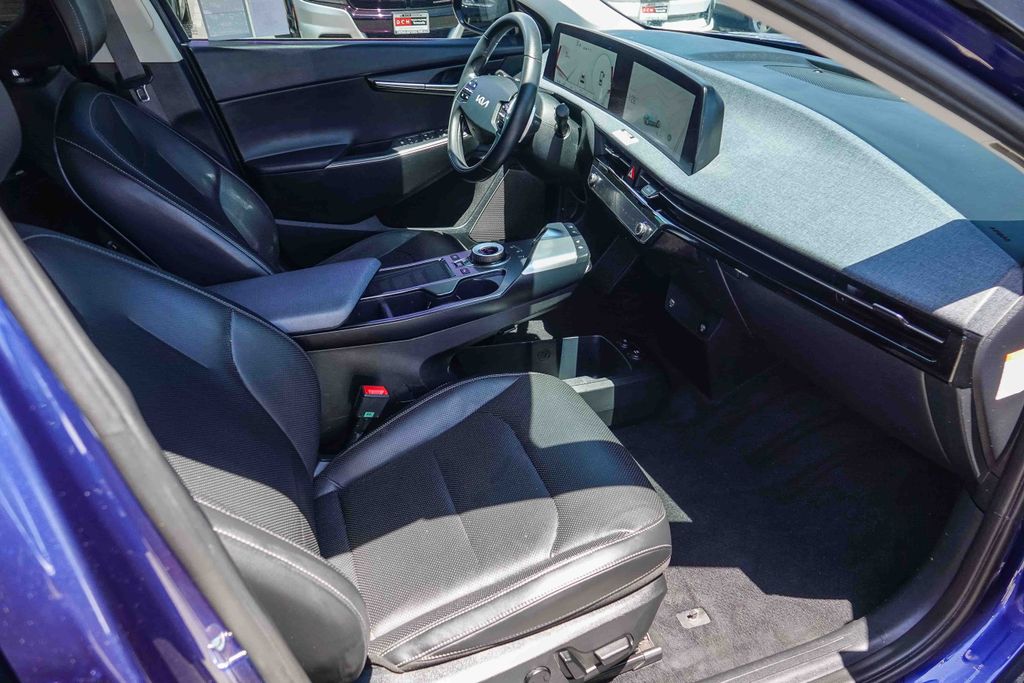 Thumbnail: 2023 Kia EV6 - 9