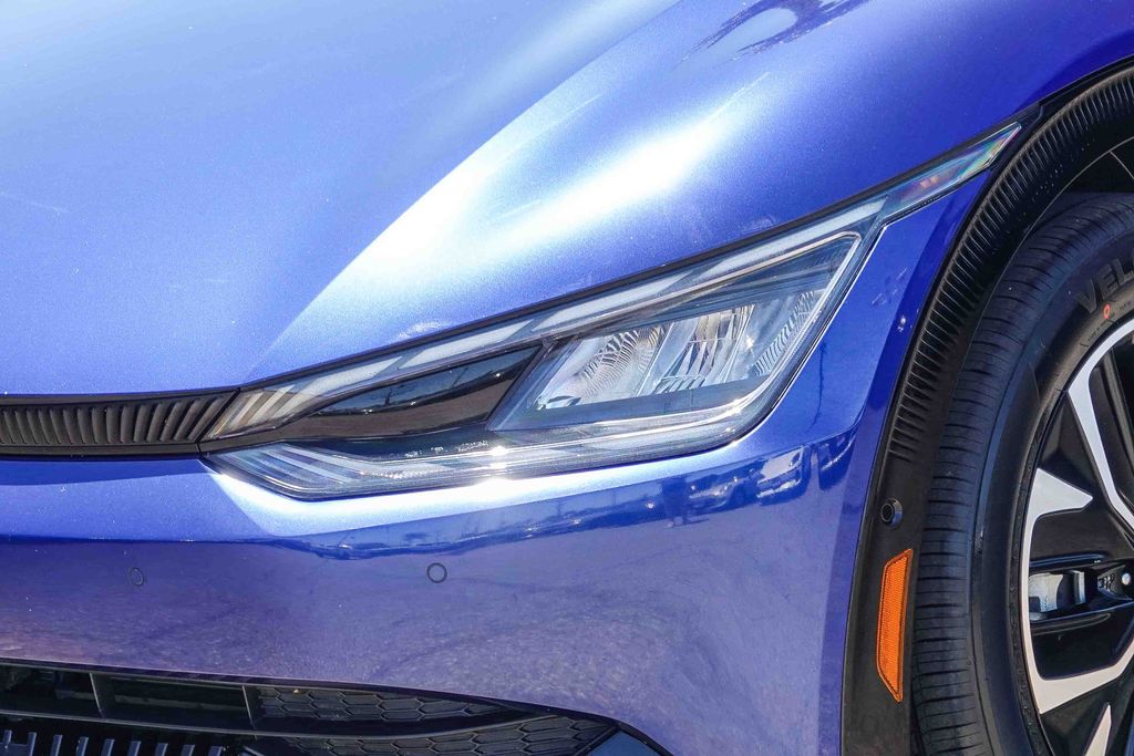 Thumbnail: 2023 Kia EV6 - 19