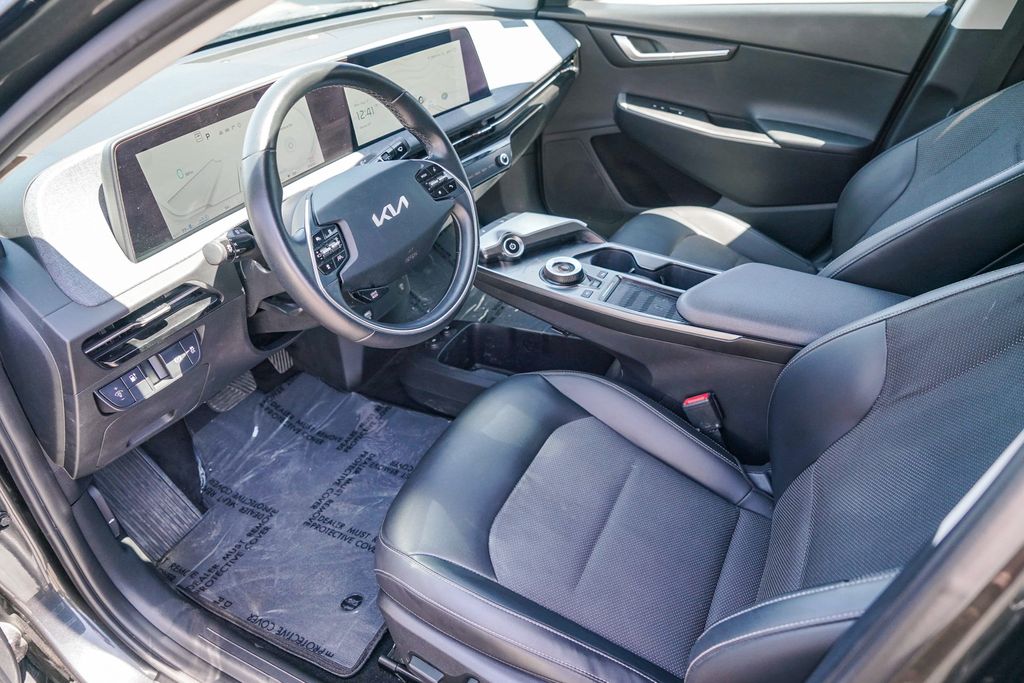 Thumbnail: 2024 Kia EV6 - 10
