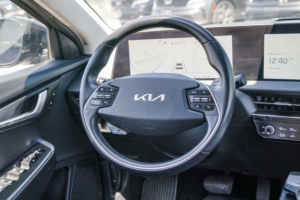 Thumbnail: 2024 Kia EV6 - 8