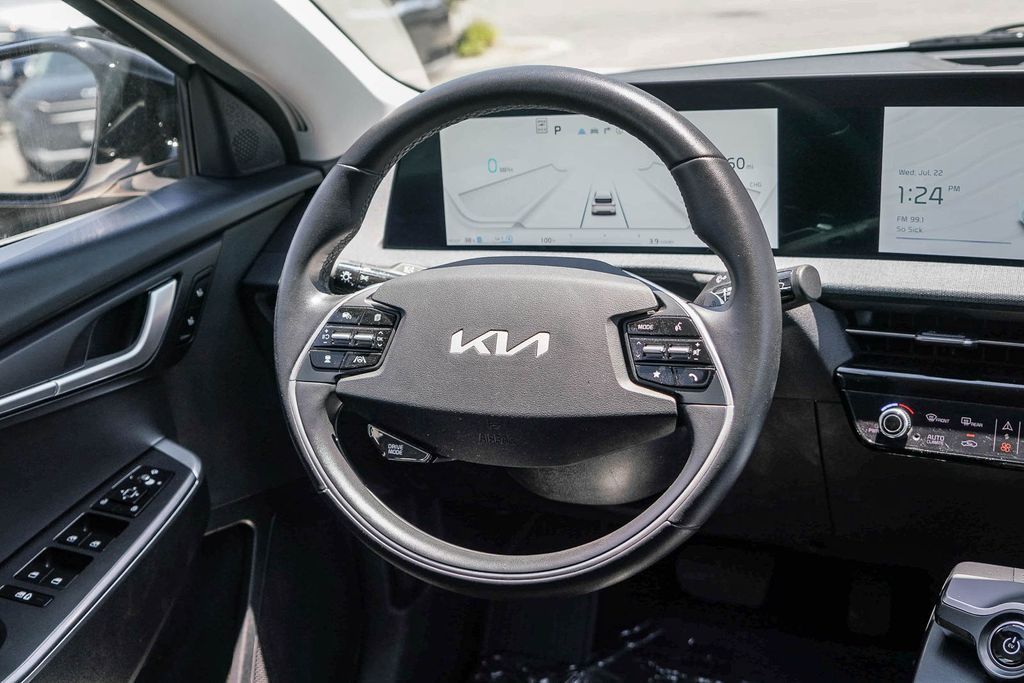 Thumbnail: 2023 Kia EV6 - 7