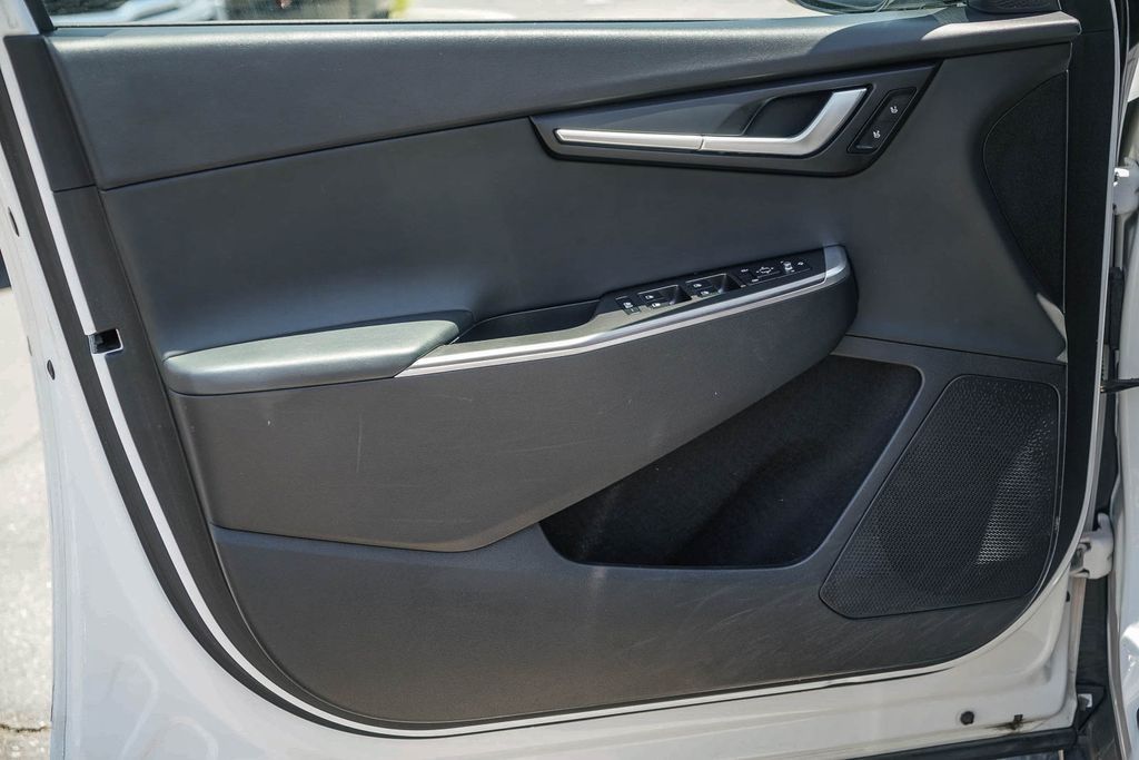 Thumbnail: 2023 Kia EV6 - 22