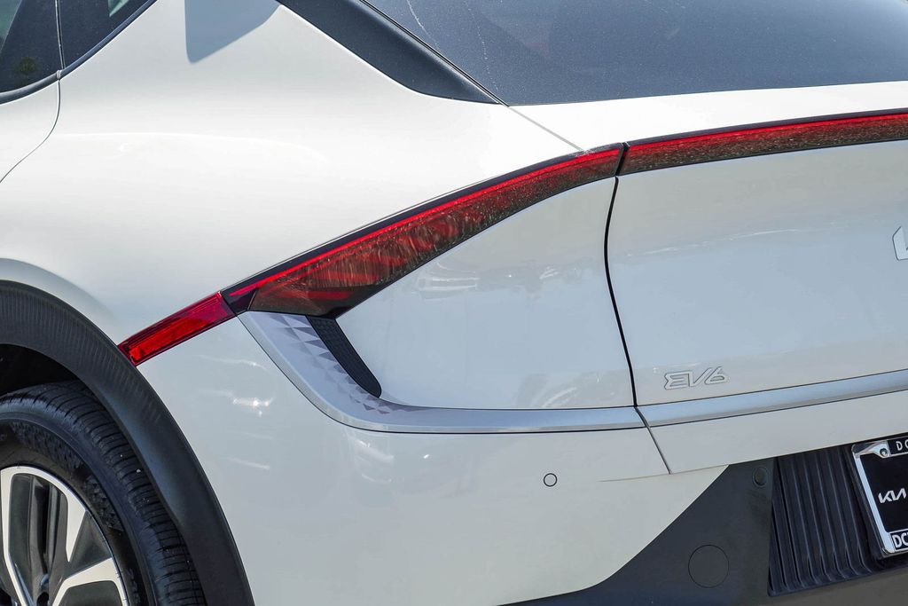Thumbnail: 2023 Kia EV6 - 18