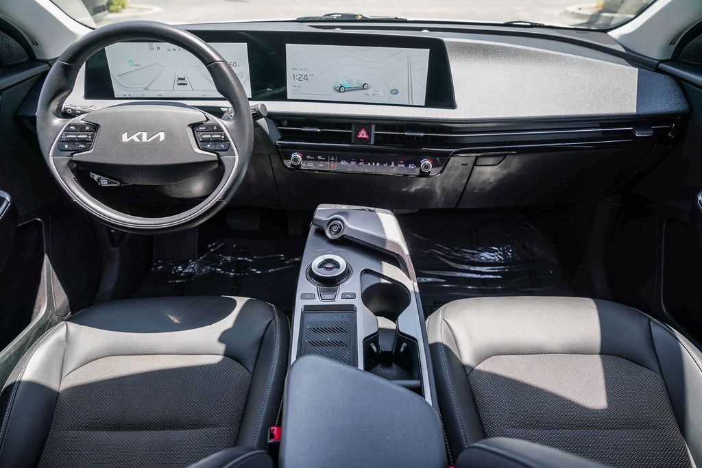 Thumbnail: 2023 Kia EV6 - 2
