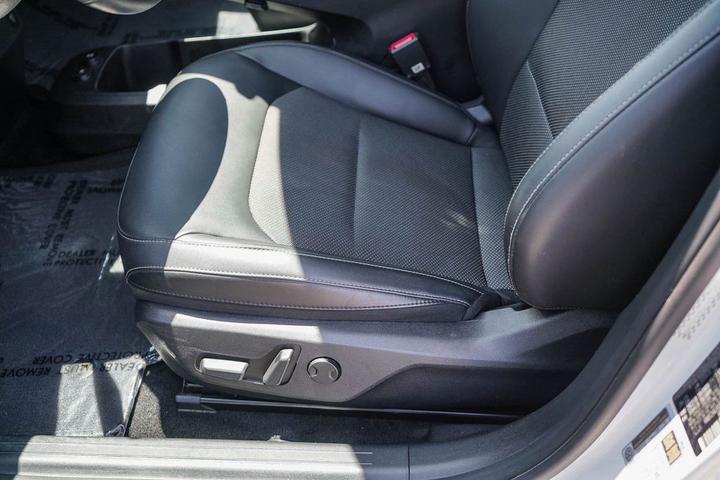 Thumbnail: 2023 Kia EV6 - 23