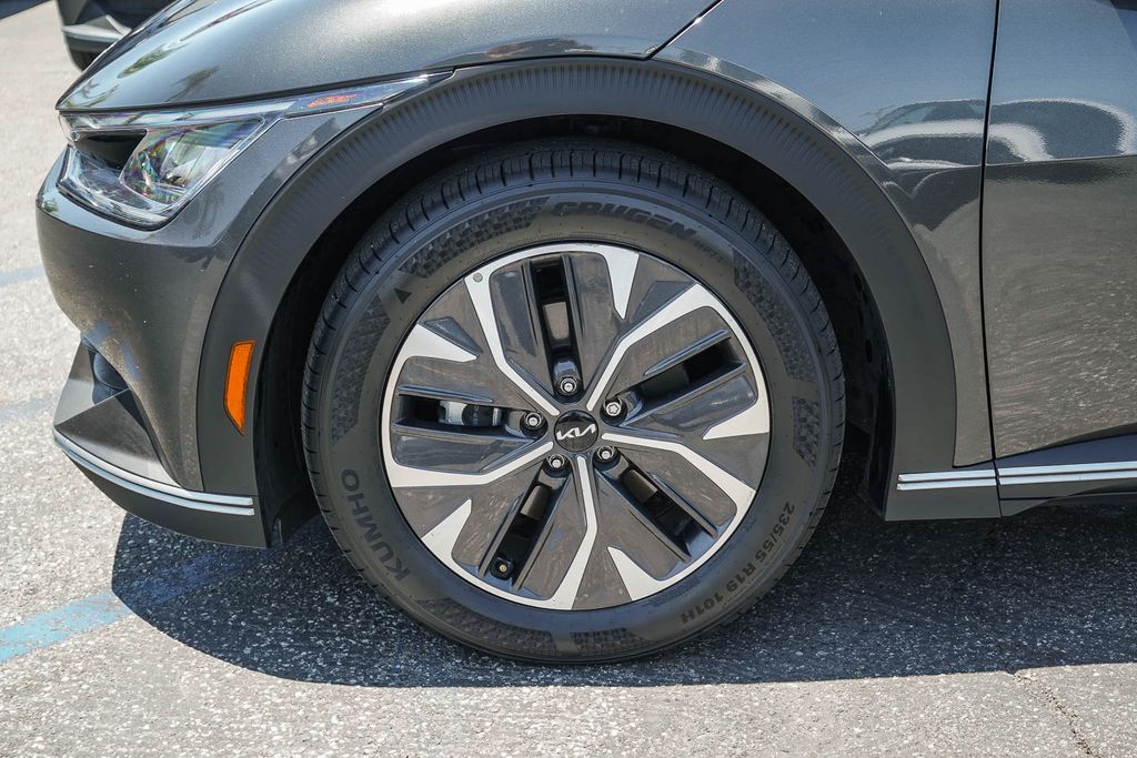 Thumbnail: 2023 Kia EV6 - 19