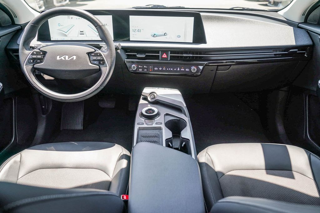Thumbnail: 2023 Kia EV6 - 2