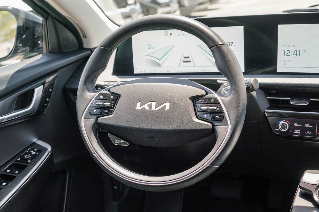 Thumbnail: 2023 Kia EV6 - 7