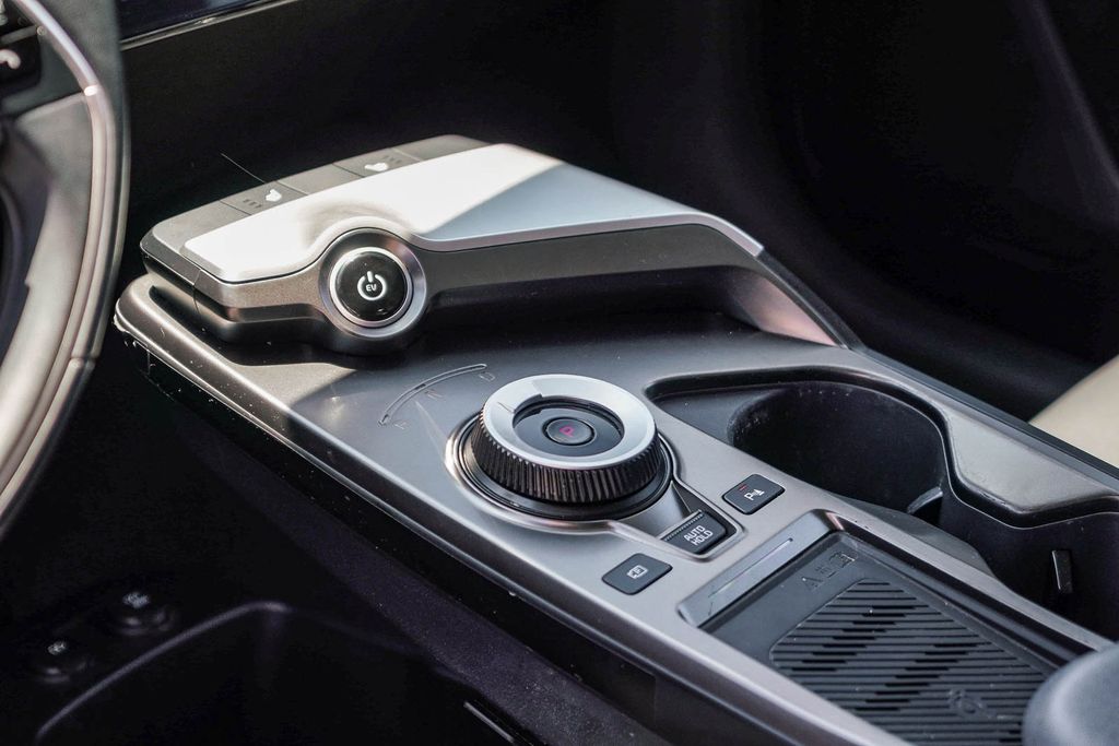 Thumbnail: 2023 Kia EV6 - 12