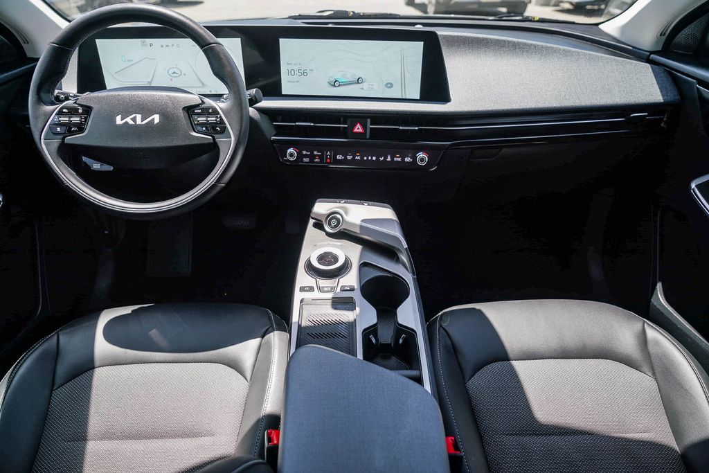 Thumbnail: 2023 Kia EV6 - 2