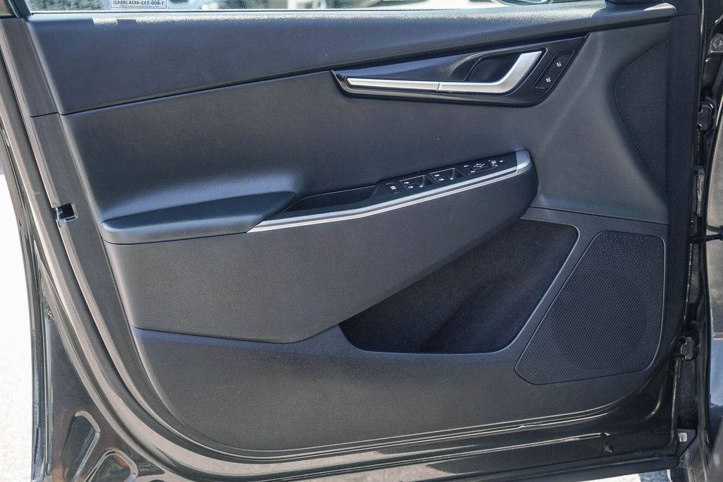 Thumbnail: 2023 Kia EV6 - 22