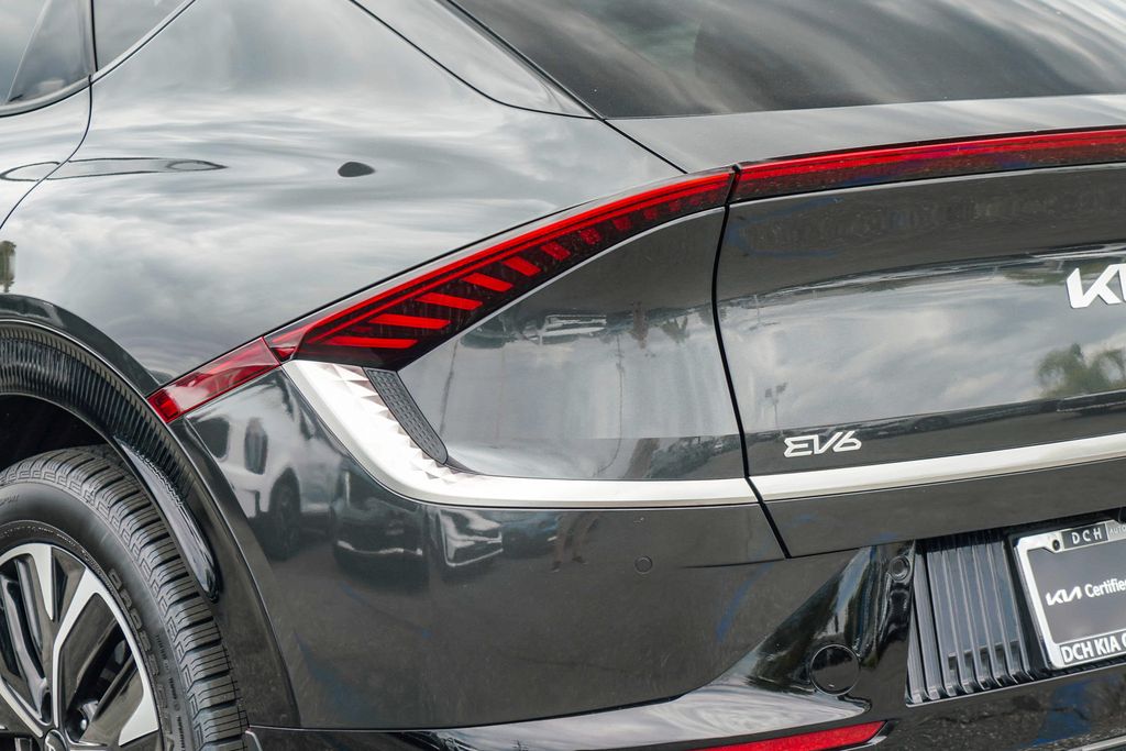 Thumbnail: 2023 Kia EV6 - 18