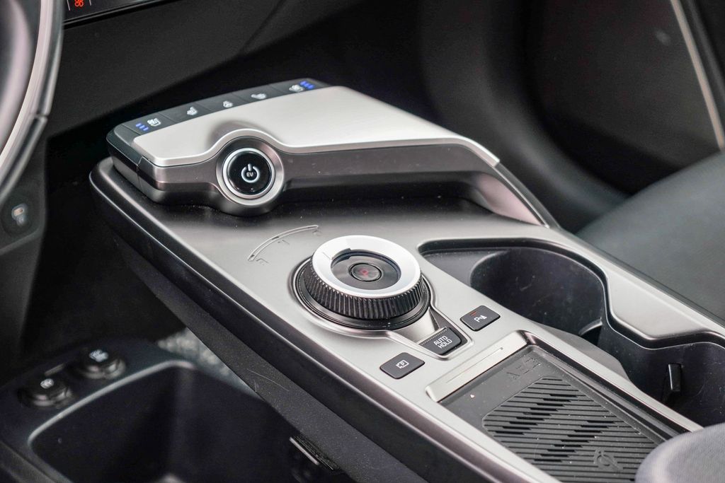 Thumbnail: 2023 Kia EV6 - 13