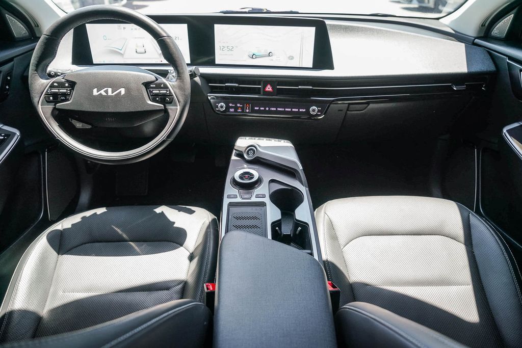 Thumbnail: 2023 Kia EV6 - 2
