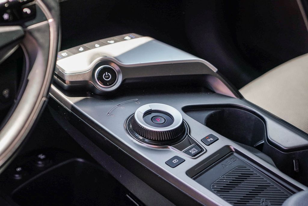 Thumbnail: 2023 Kia EV6 - 12