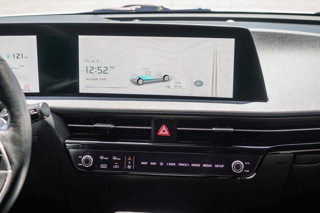 Thumbnail: 2023 Kia EV6 - 11
