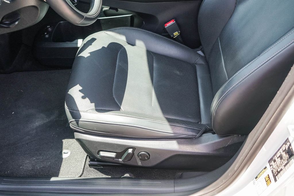 Thumbnail: 2023 Kia EV6 - 23