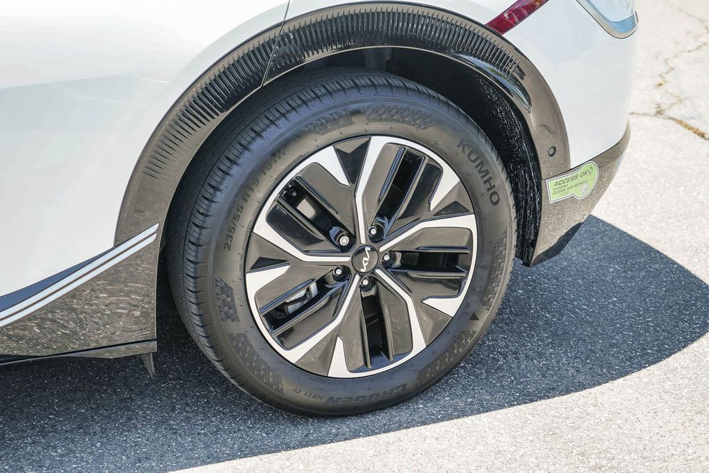 Thumbnail: 2023 Kia EV6 - 20