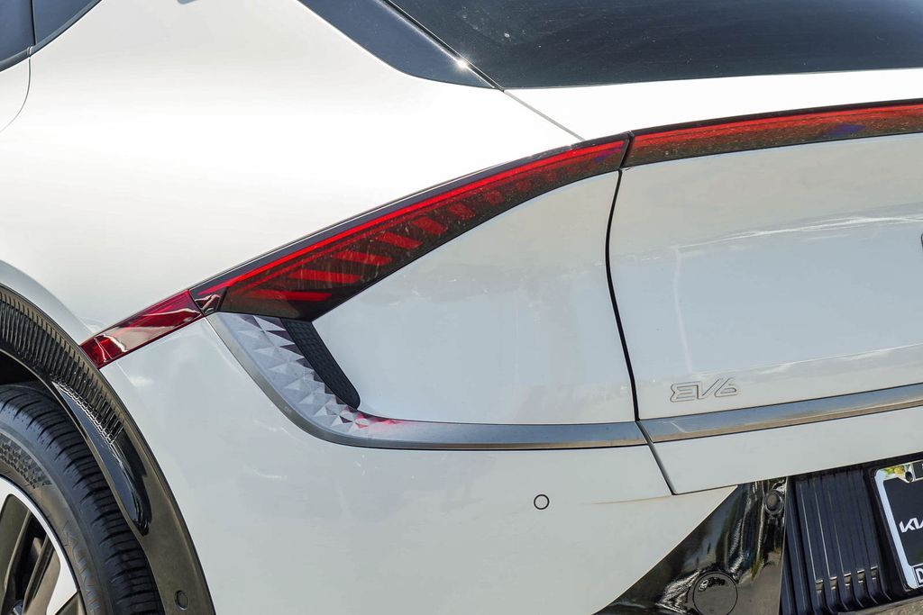 Thumbnail: 2023 Kia EV6 - 18