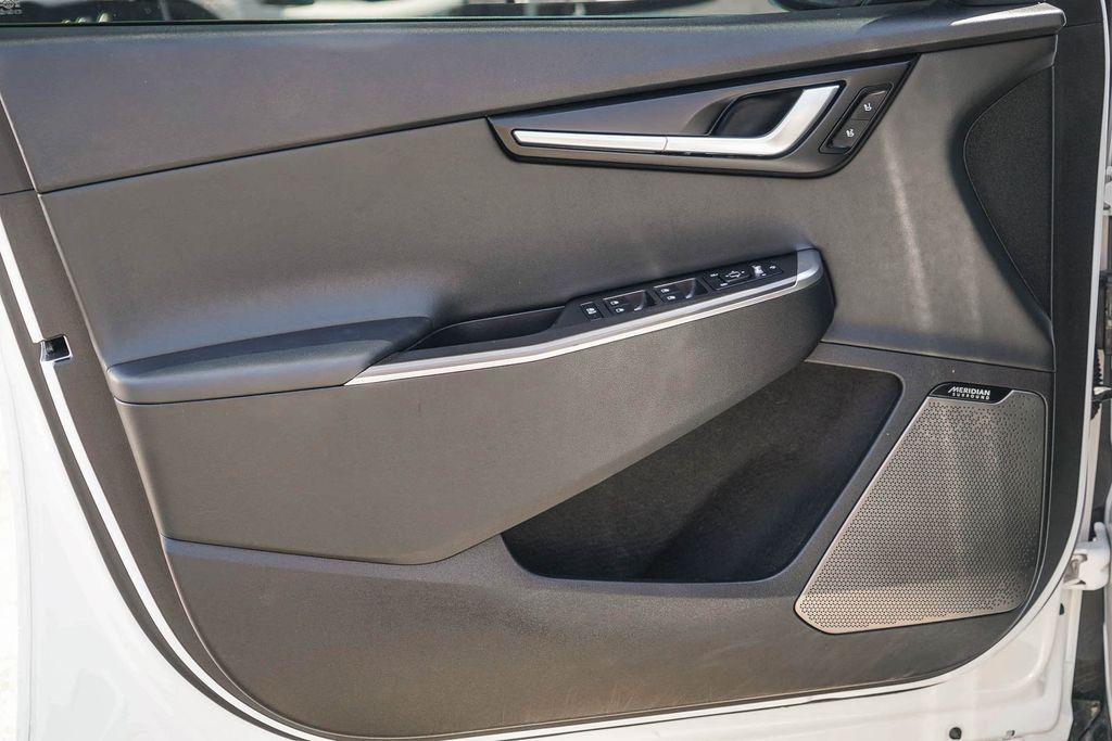 Thumbnail: 2023 Kia EV6 - 22