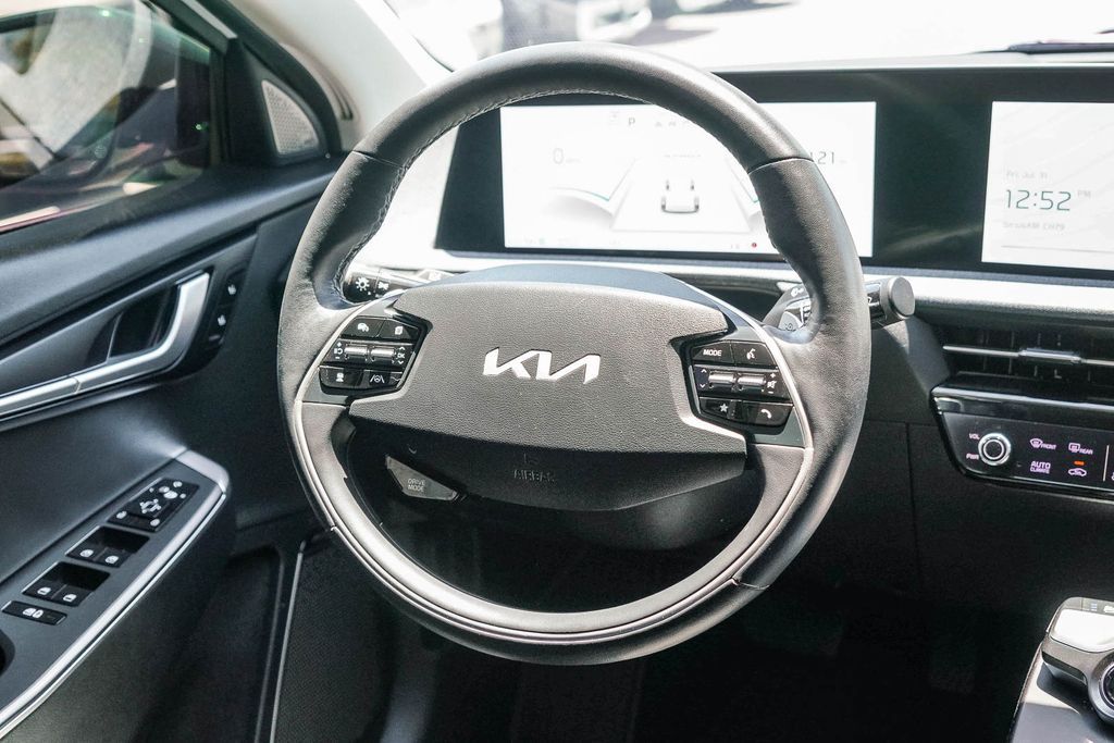 Thumbnail: 2023 Kia EV6 - 7