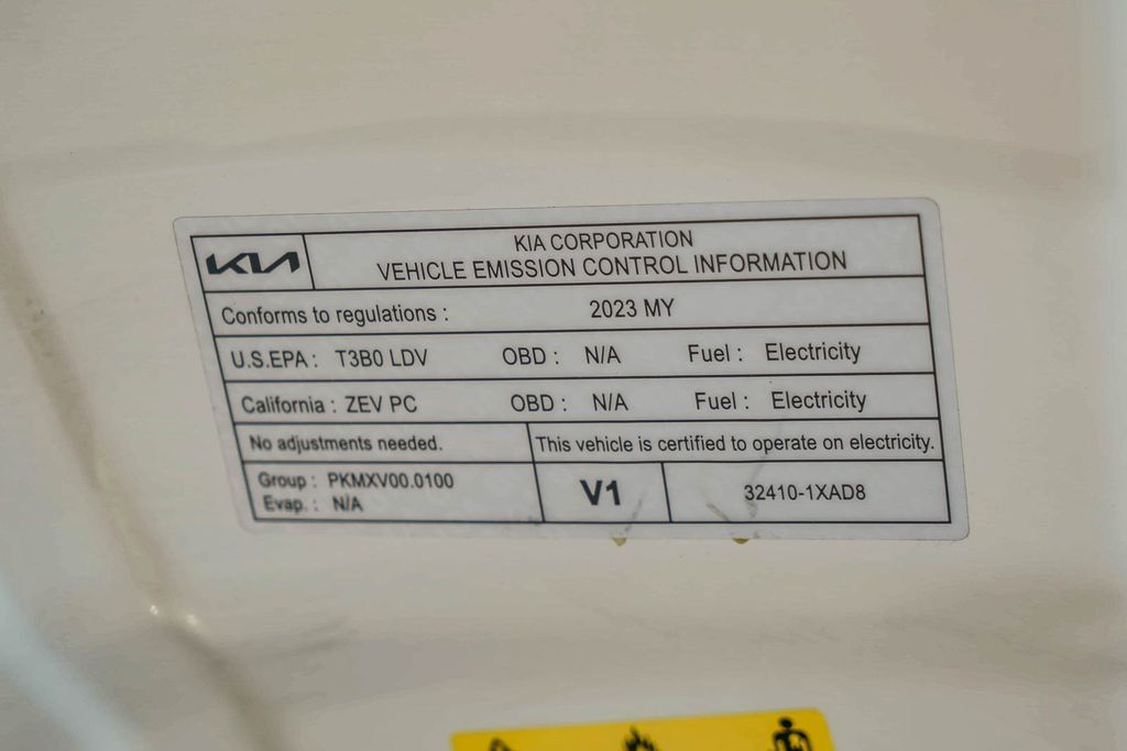 Thumbnail: 2023 Kia EV6 - 14