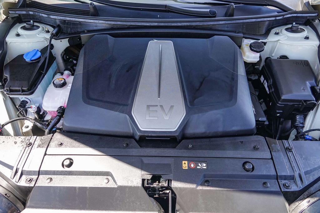Thumbnail: 2023 Kia EV6 - 6