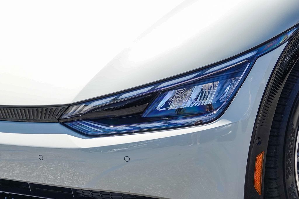 Thumbnail: 2023 Kia EV6 - 20