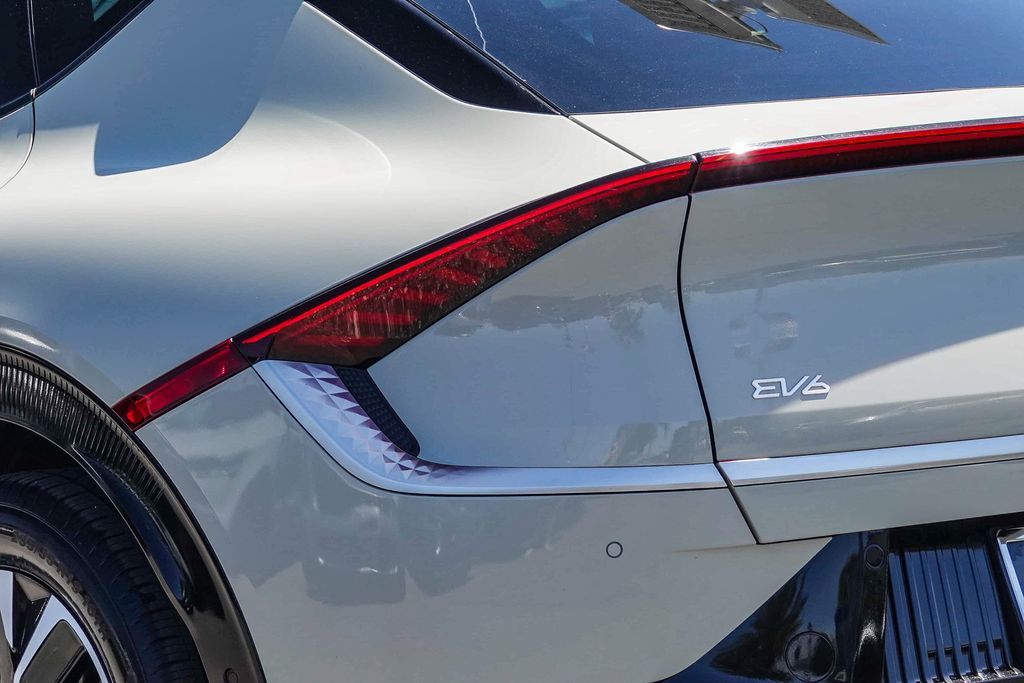 Thumbnail: 2023 Kia EV6 - 19