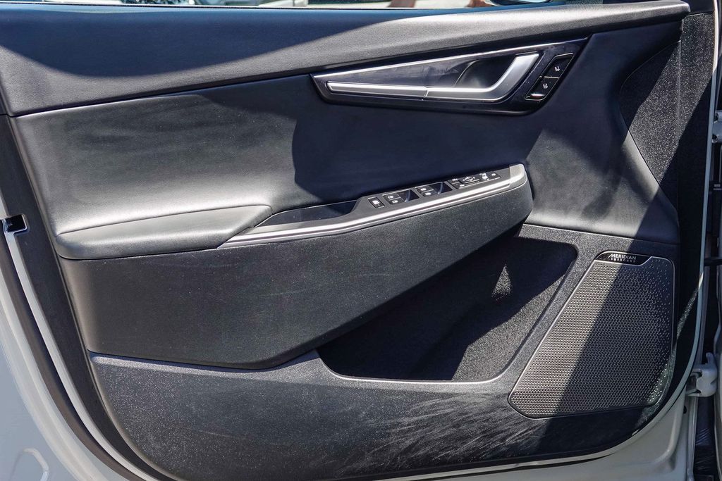 Thumbnail: 2023 Kia EV6 - 23