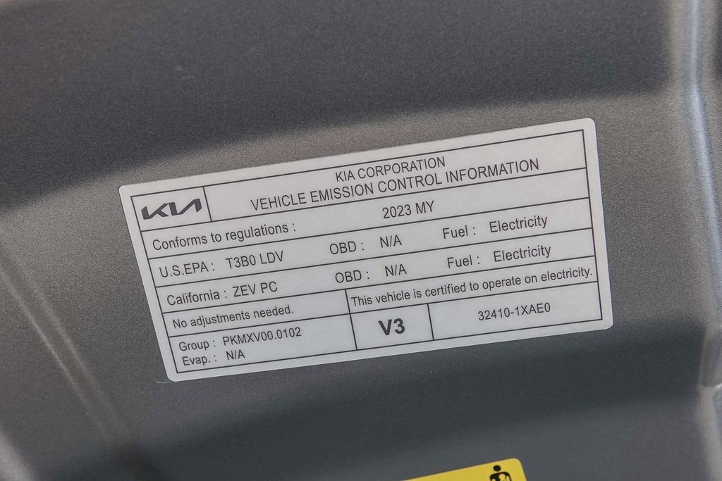 Thumbnail: 2023 Kia EV6 - 14