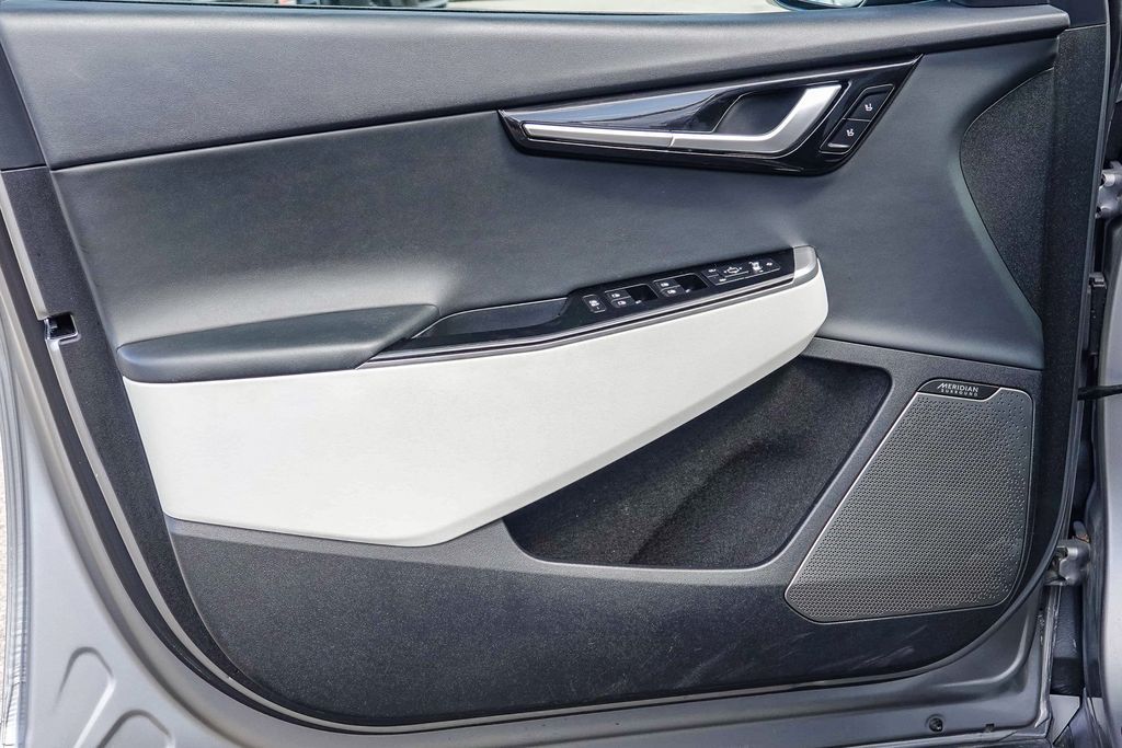 Thumbnail: 2023 Kia EV6 - 22