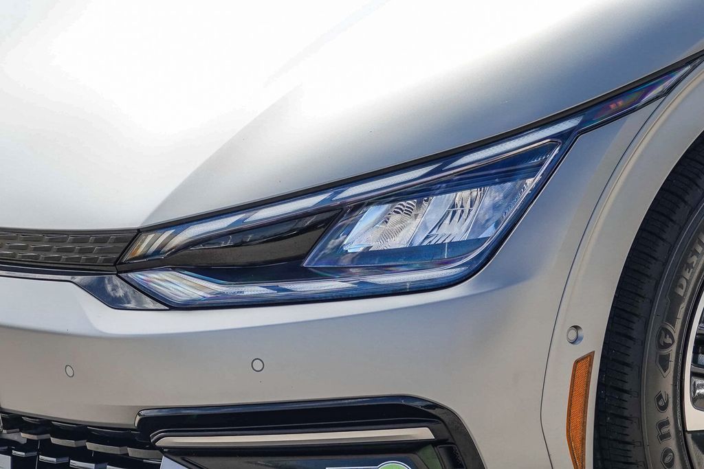 Thumbnail: 2023 Kia EV6 - 19