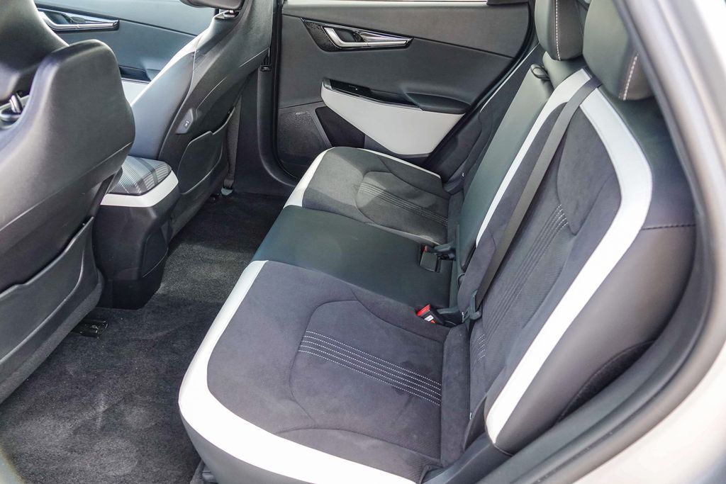 Thumbnail: 2023 Kia EV6 - 10