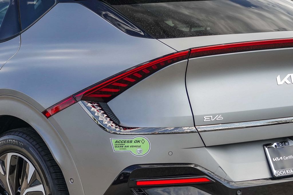 Thumbnail: 2023 Kia EV6 - 18