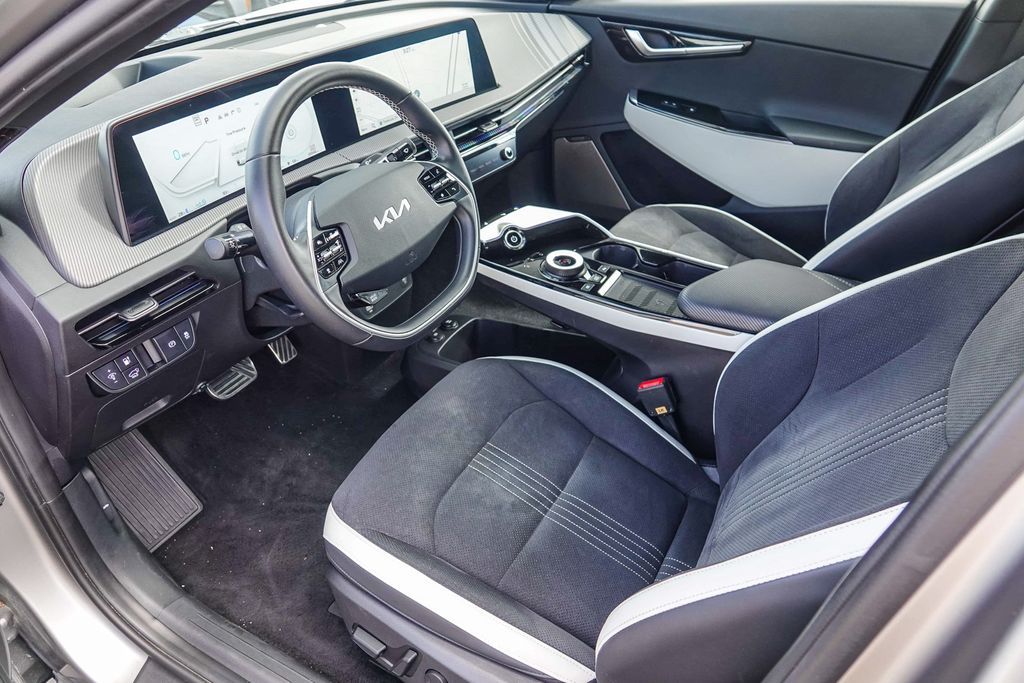 Thumbnail: 2023 Kia EV6 - 9