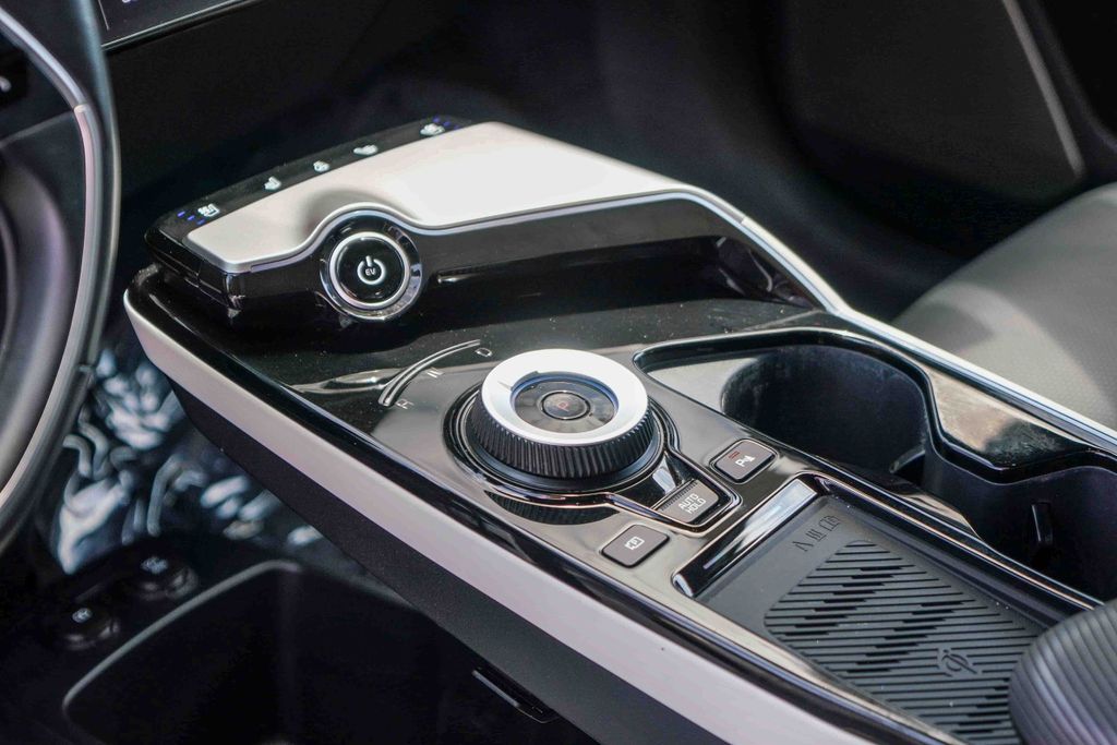 Thumbnail: 2023 Kia EV6 - 12