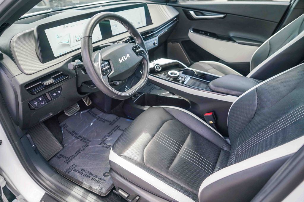 Thumbnail: 2023 Kia EV6 - 9