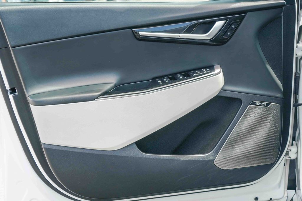 Thumbnail: 2023 Kia EV6 - 22
