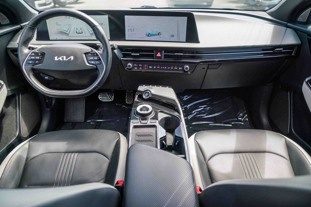 Thumbnail: 2023 Kia EV6 - 2