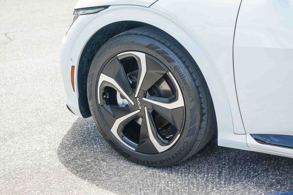Thumbnail: 2023 Kia EV6 - 5
