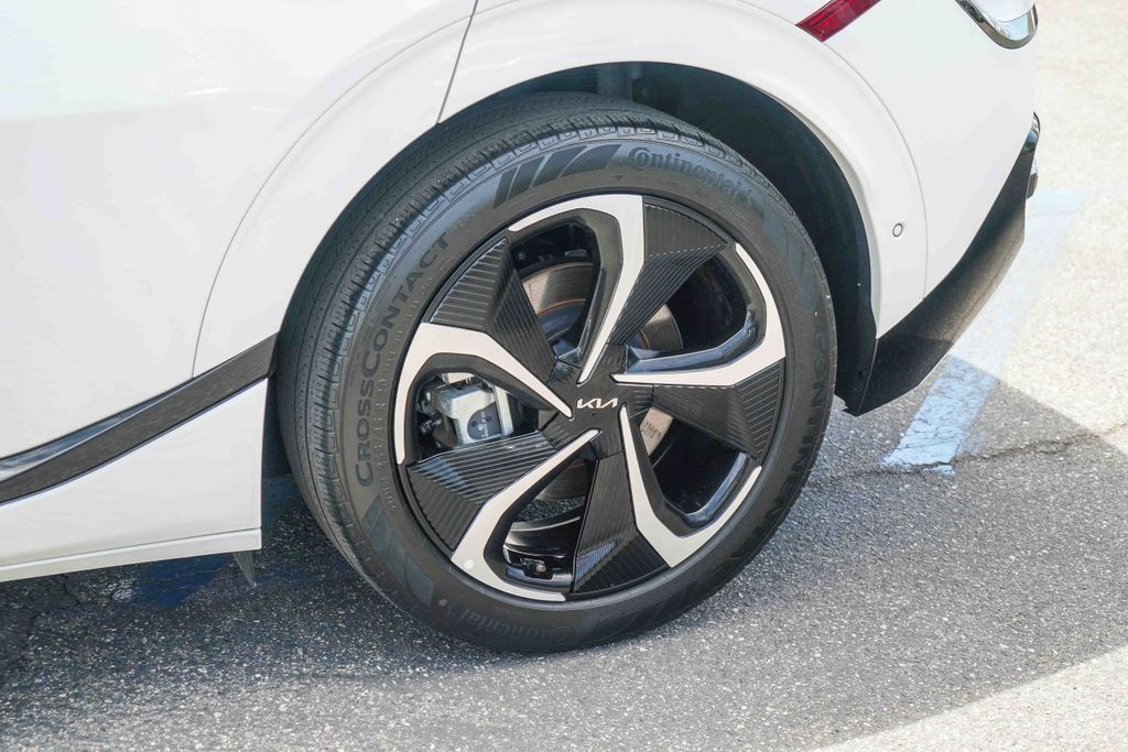 Thumbnail: 2023 Kia EV6 - 20