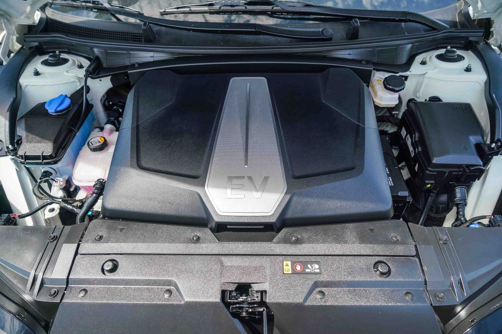 Thumbnail: 2023 Kia EV6 - 6