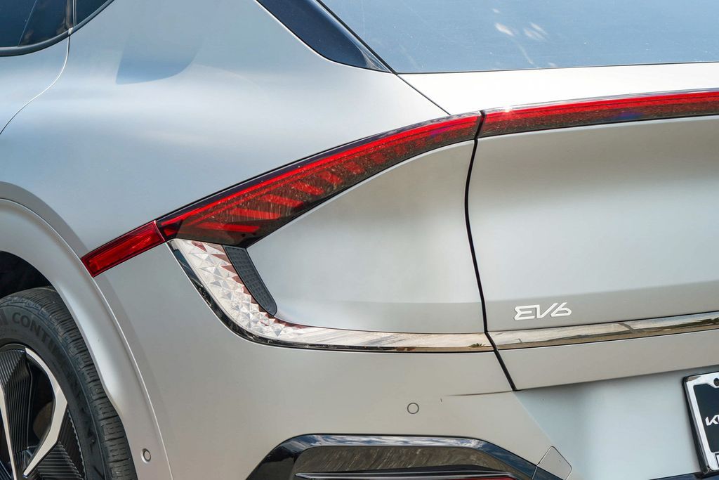 Thumbnail: 2023 Kia EV6 - 17