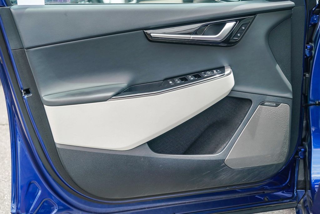 Thumbnail: 2023 Kia EV6 - 22