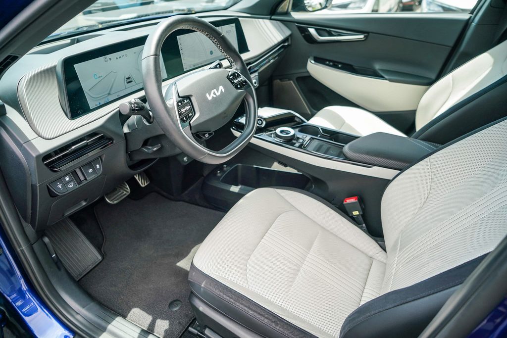 Thumbnail: 2023 Kia EV6 - 9